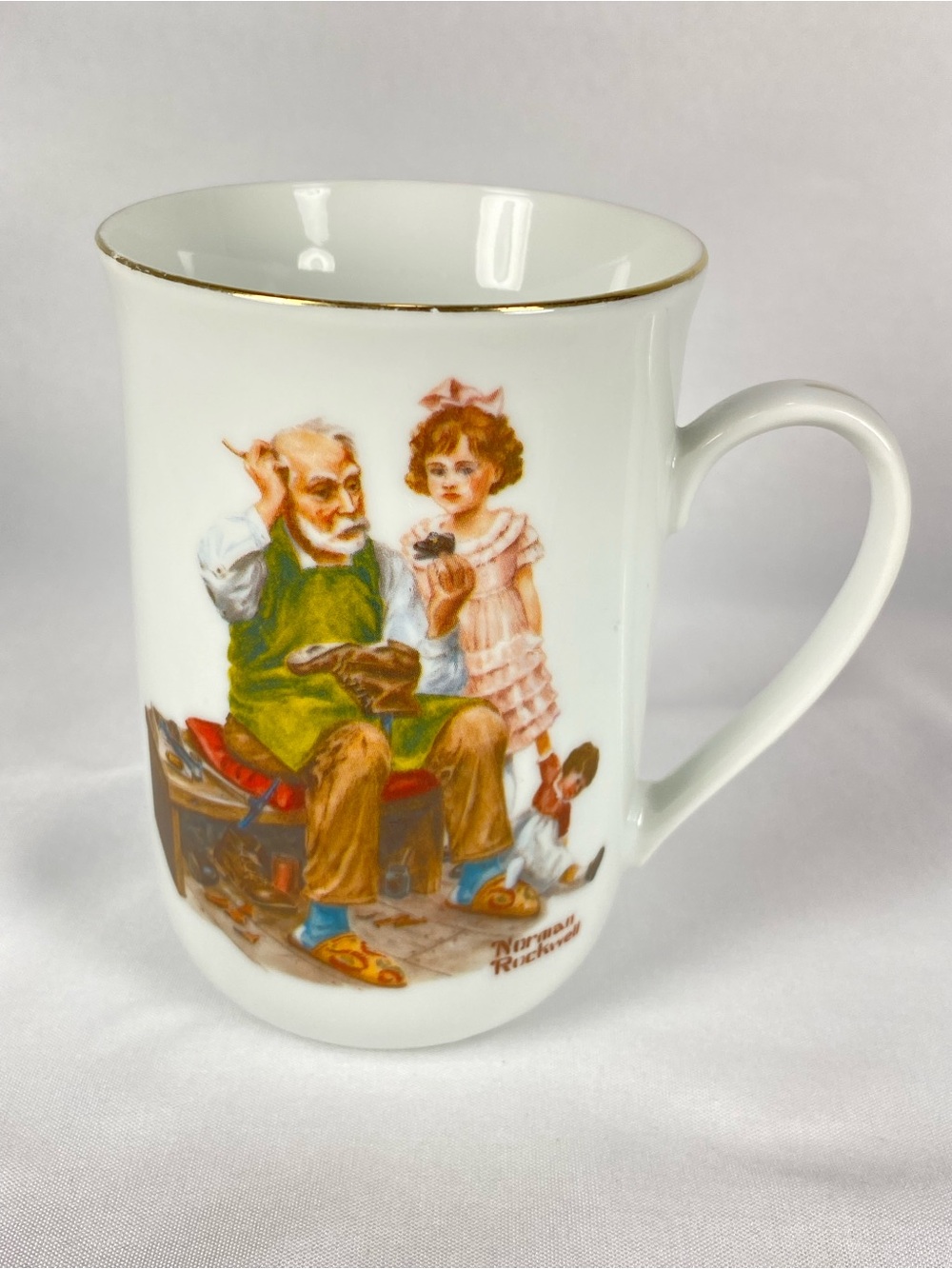 Vintage Norman Rockwell Museum The Cobbler Coffee Mug 1982 Gold Trim 8